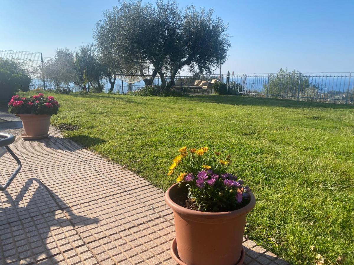 Вилла Casa Vista Mare - Superb Garden And Parking Included Империя Экстерьер фото