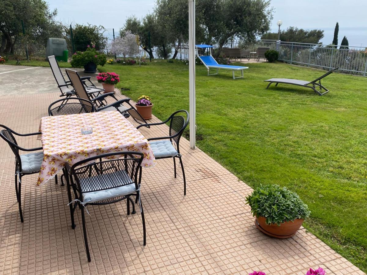 Вилла Casa Vista Mare - Superb Garden And Parking Included Империя Экстерьер фото