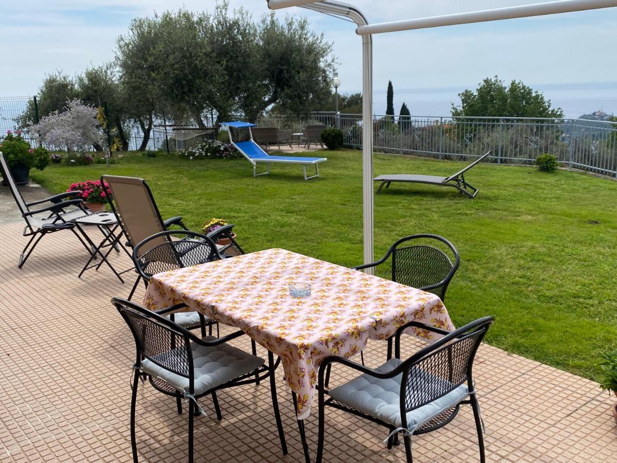 Вилла Casa Vista Mare - Superb Garden And Parking Included Империя Экстерьер фото