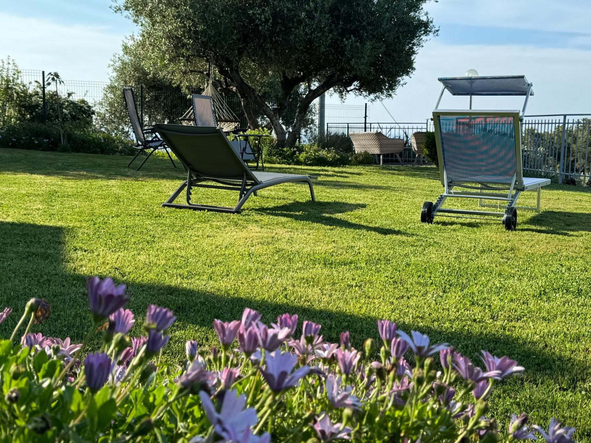 Вилла Casa Vista Mare - Superb Garden And Parking Included Империя Экстерьер фото